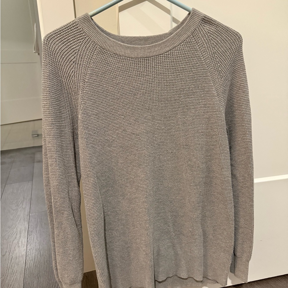 Eddie Bauer Women’s Light Gray Crewneck Sweater